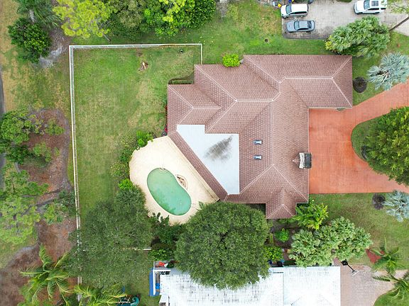3rd image of 460 Glenbrook Drive