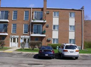 129 W Elk Trl APT 328, Carol Stream, IL 60188