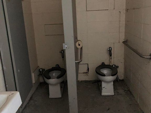 5th image of 2288 Evanston Ave