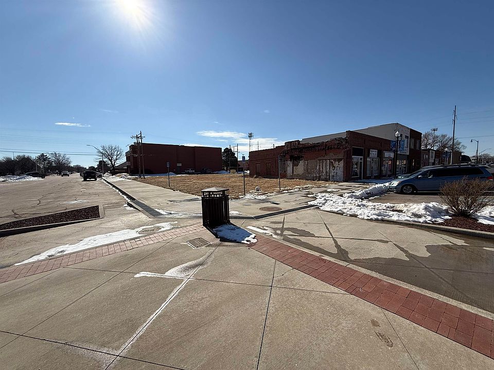 1st image of 1001 Main St