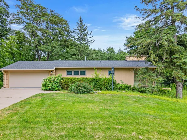 3014 Kyle Ave N, Golden Valley, MN 55422