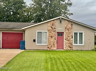 1123 Cardinal Dr APT B, Bryan, OH 43506