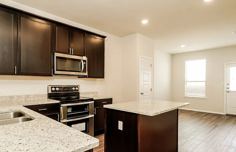 The Corridor at Sunset Oaks Rental Homes — Photo 8