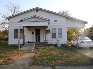 121 Country Club Dr, Holdenville, OK 74848