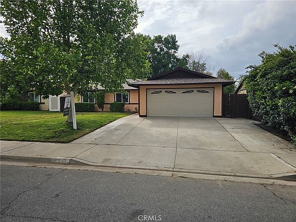 2nd image of 1072 Amber Ln