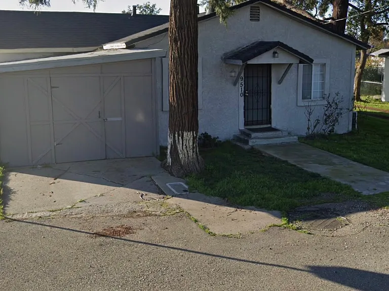 9510 Q St — Photo 1