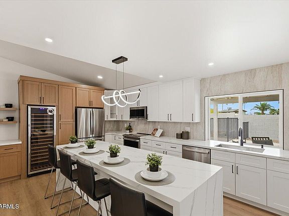 5th image of 2218 E SUNNYSIDE Drive