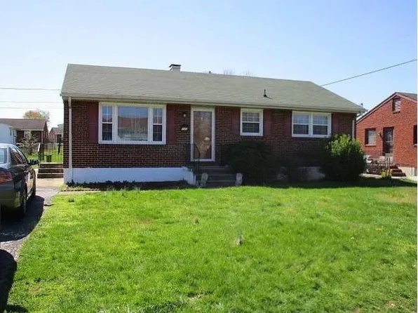 720 Fairhurst Dr, Roanoke, VA 24012