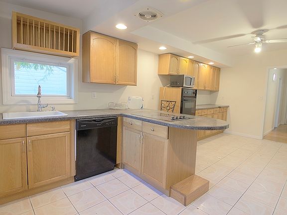 5th image of 3340 9th St