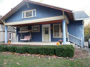 817 4th St, Charleston, IL 61920