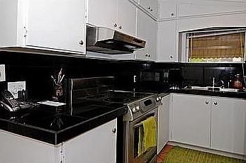 5th image of 827 Middle St