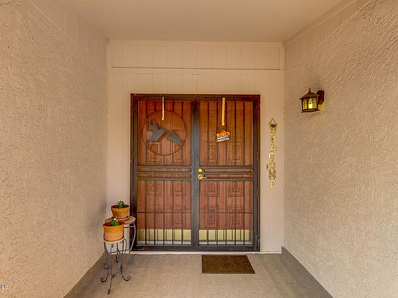 5th image of 632 W Crofton St