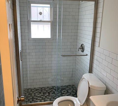 3rd image of 3515 Grace Ave