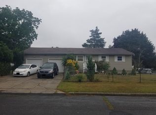 1697 Central Blvd, Bay Shore, NY 11706