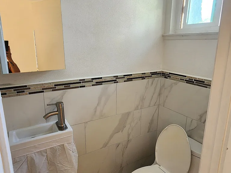 18390 Manila St — Photo 6