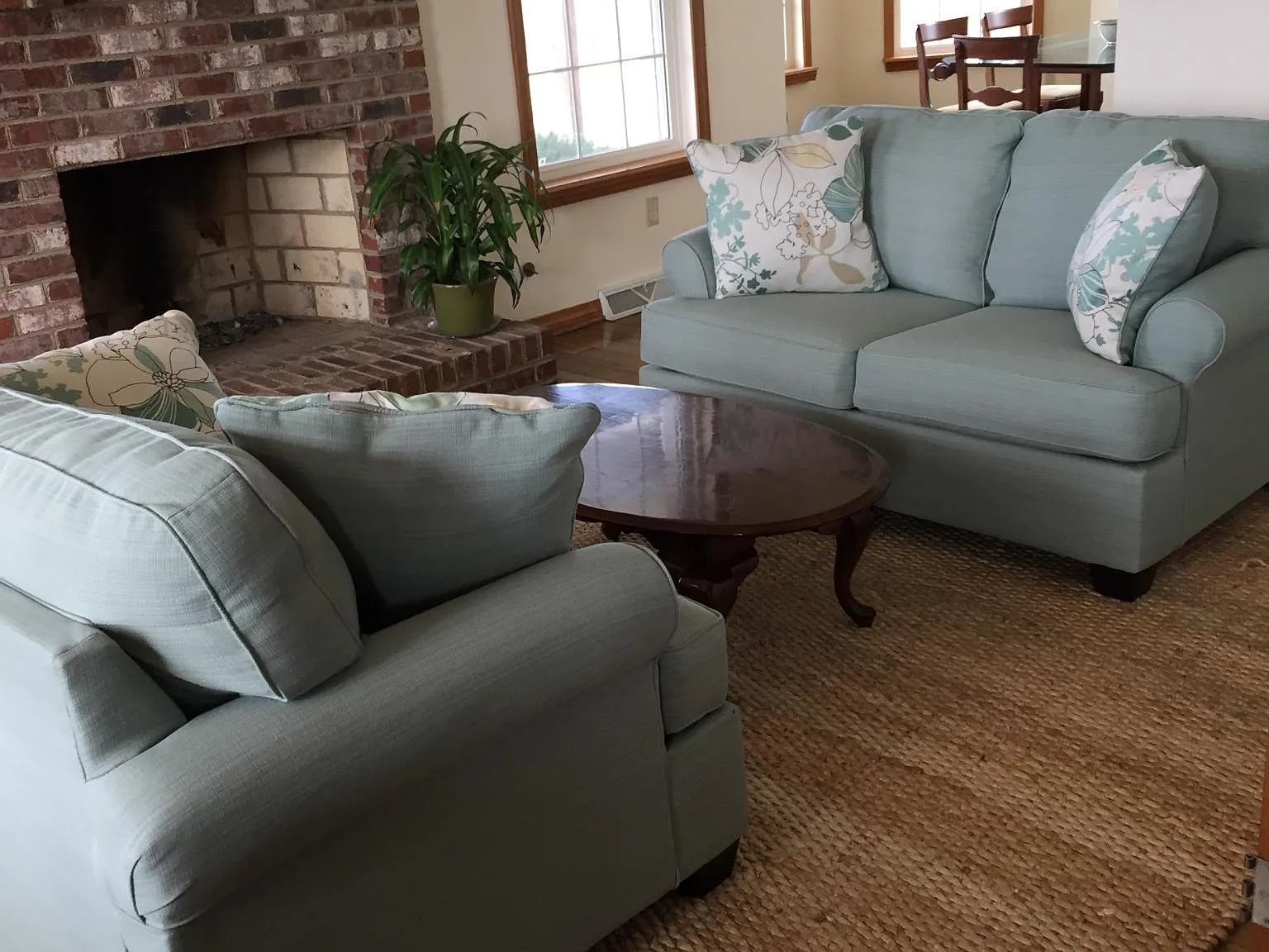 4 bed, 2594 sqft, $3,150 — Photo 3