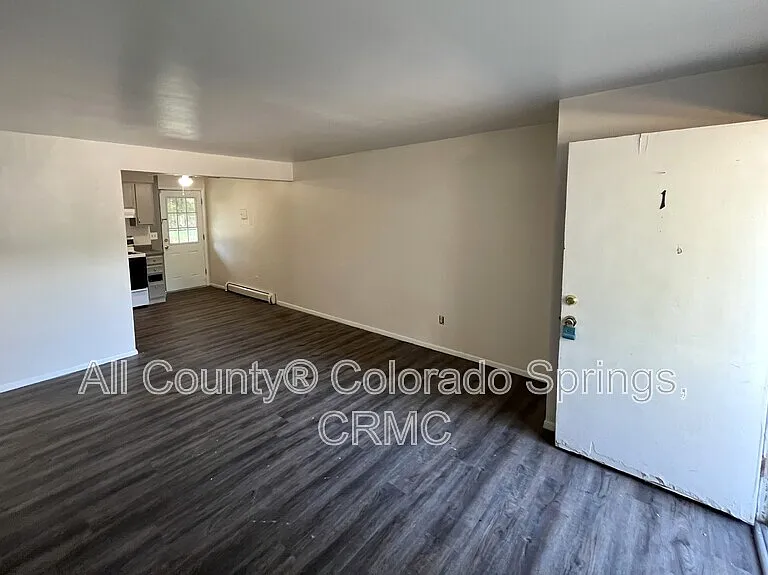 329 Bonnie Ct #1 — Photo 2