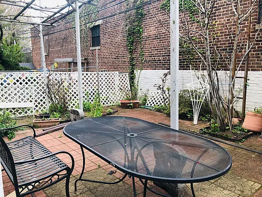 Rented by Steffan Olausson Partridge, LREB | media 27