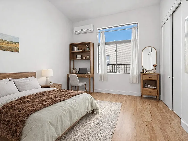365 Knickerbocker Ave #2L — Photo 4