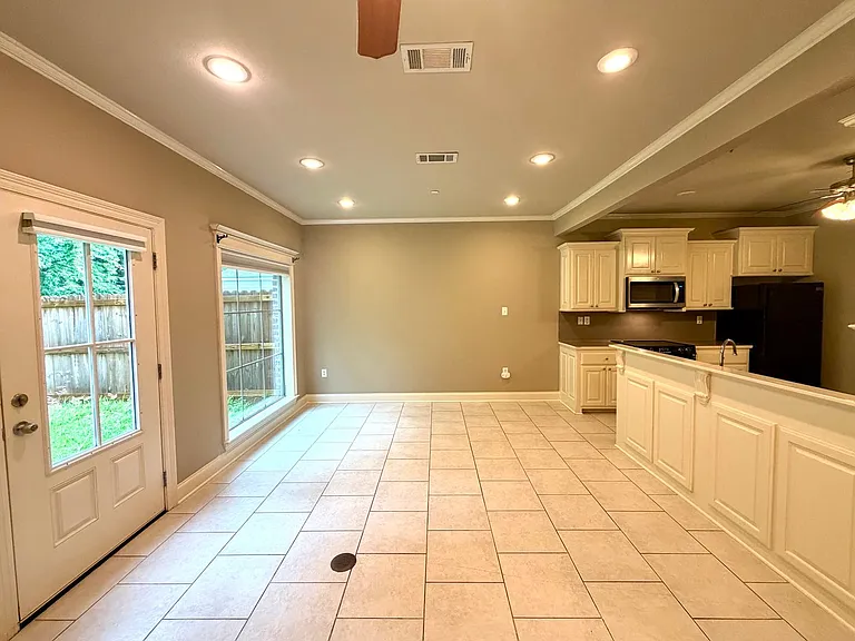 910 S Audubon Place Ave — Photo 6