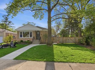 9237 Lincolnwood Dr, Evanston, IL 60203