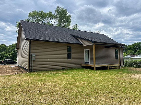 4th image of 100 Township Road 510 S