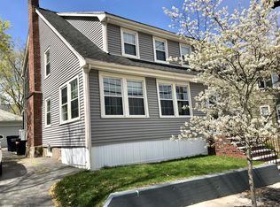 180 Manthorne Rd, West Roxbury, MA 02132