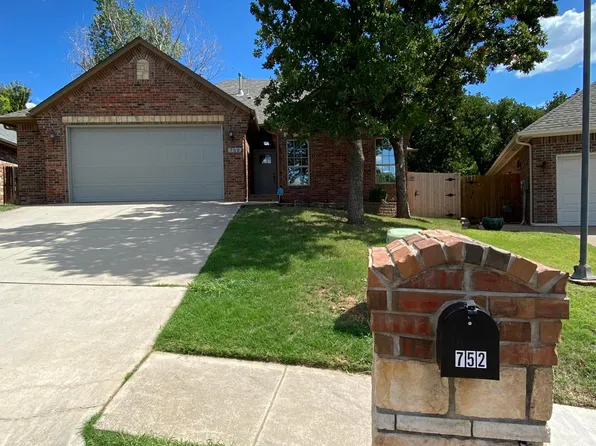 752 Martina Ln, Edmond, OK 73034