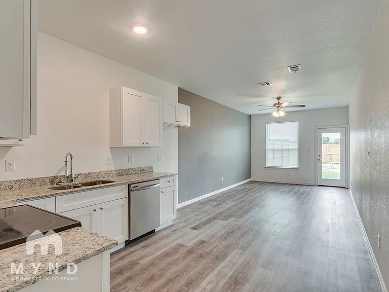 3234 Cherry Ln — Photo 5