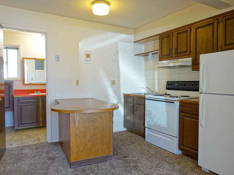 2nd image of 1510 W Lincoln St #B8