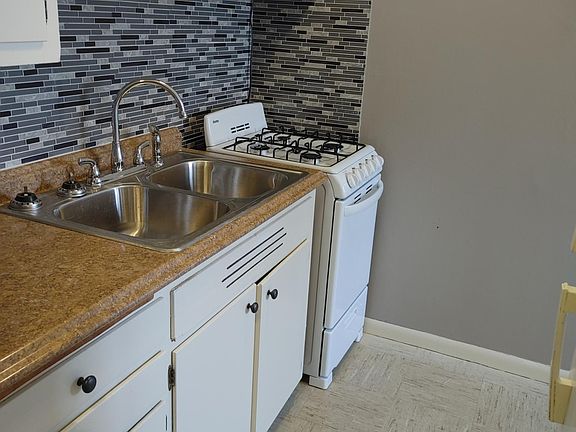 4th image of 5025 University Ave NE APT 1