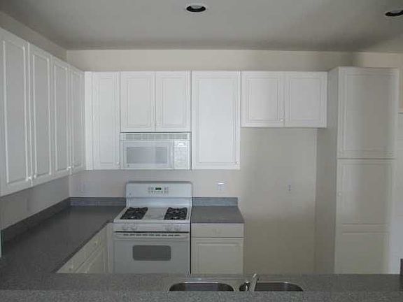 4th image of 29184 Philadelphia Dr