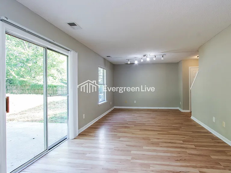 105 Wingspan Way — Photo 3