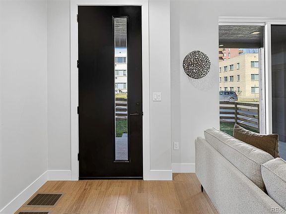 3rd image of 826 Cherry Street #1