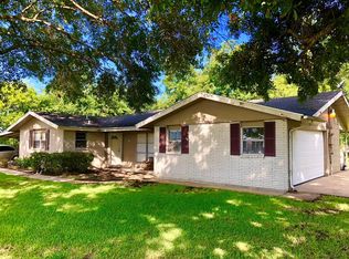 5285 W Jefferson Blvd, Groves, TX 77619