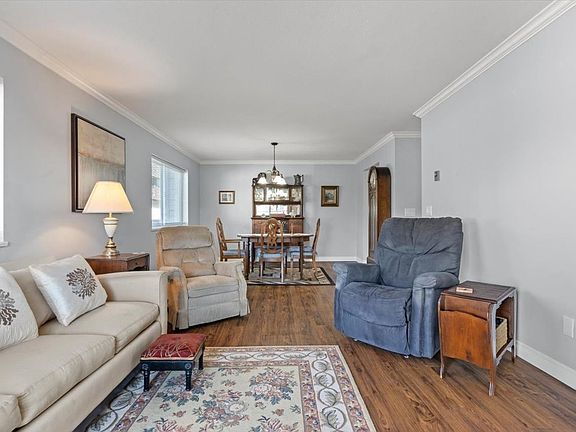 5th image of 9175 Edward St #204