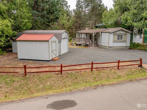 11 N Bass Place, Hoodsport, WA 98548