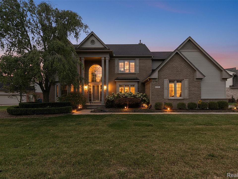1st image of 47691 Royal Pointe Dr