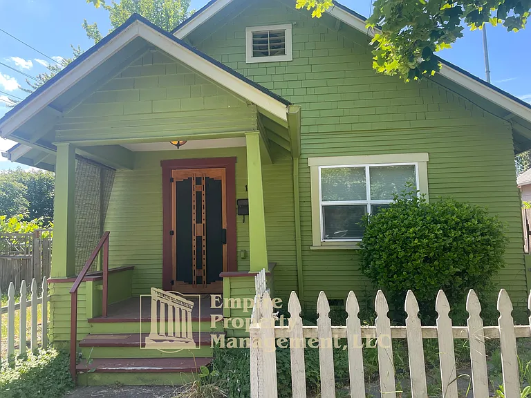 1292 Monroe St — Photo 1