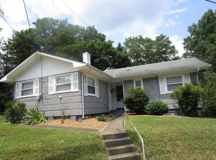 102 Darwin Ln, Oak Ridge, TN 37830