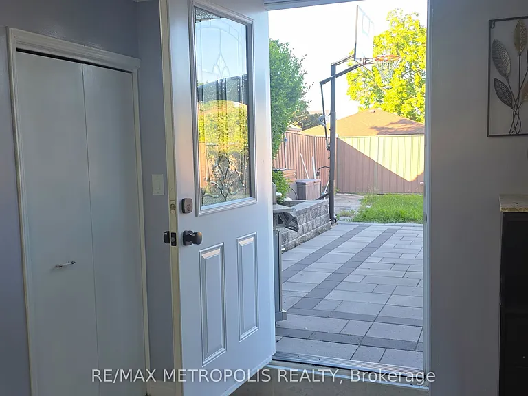 221 Beechgrove Dr #BASEMENT — Photo 10