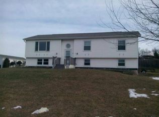 1 Truman Ct, Shawangunk, NY 12589