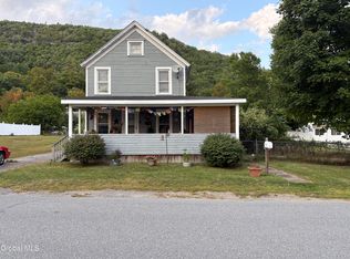 43 Oak St, Warrensburg, NY 12885
