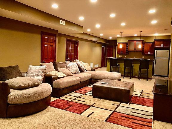 4th image of 8233 Katrina Ln