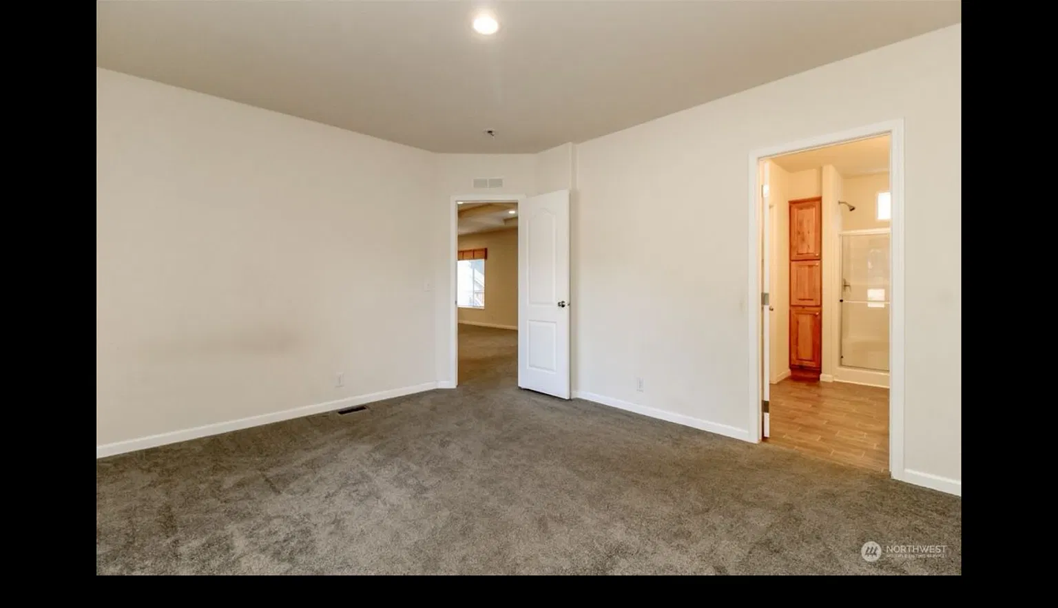 3 bed, 1.5 bath, 1620 sqft, $3,000 — Photo 3