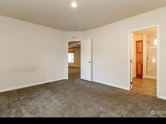 3rd image of 14015 122nd Ave E