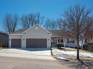 2974 Oakview Dr NE, Rochester, MN 55906