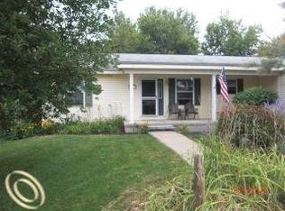 625 Garden Ct, Fowlerville, MI