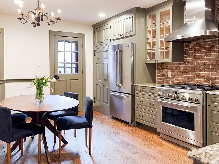 806 S Ann St — Photo 3