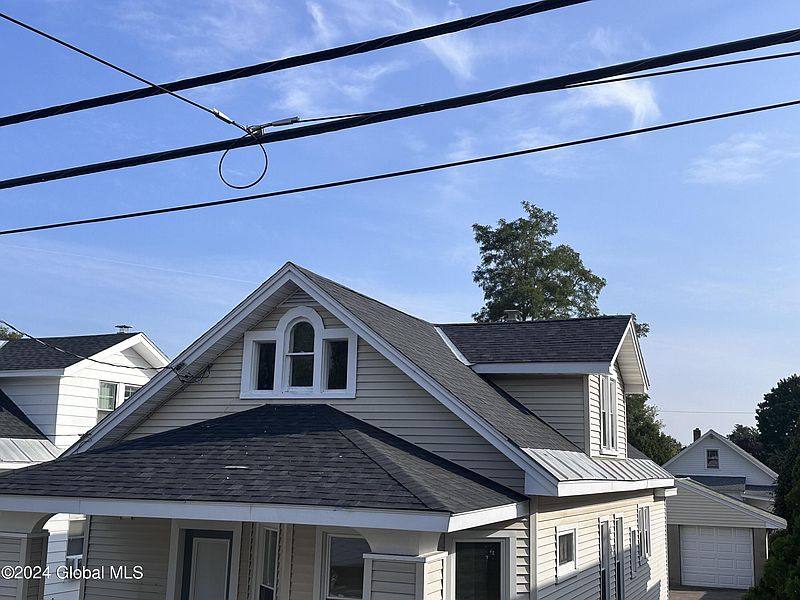2nd image of 1537 Richard Street